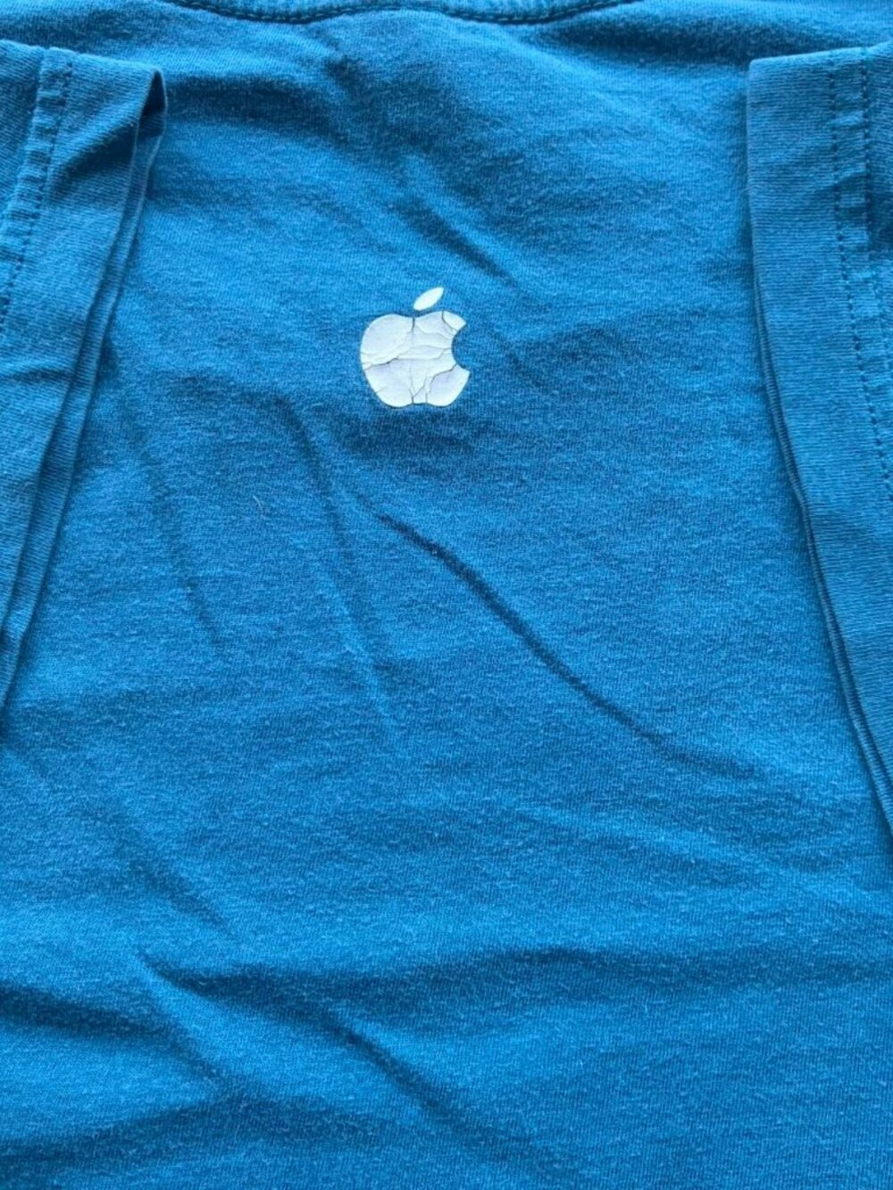 Vintage blue amazing apple tee with great fit and color